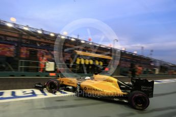 World © Octane Photographic Ltd. Renault Sport F1 Team RS16 - Kevin Magnussen. Saturday 17th September 2016, F1 Singapore GP Practice 3, Marina Bay Circuit, Singapore. Digital Ref : 1720LB2D0256