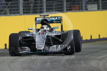 World © Octane Photographic Ltd. Mercedes AMG Petronas W07 Hybrid – Lewis Hamilton. Saturday 17th September 2016, F1 Singapore GP Qualifying, Marina Bay Circuit, Singapore. Digital Ref :1721CB1D6689