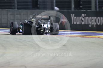 World © Octane Photographic Ltd. Mercedes AMG Petronas W07 Hybrid – Lewis Hamilton. Saturday 17th September 2016, F1 Singapore GP Qualifying, Marina Bay Circuit, Singapore. Digital Ref :1721CB1D6697