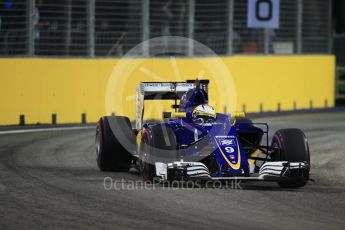 World © Octane Photographic Ltd. Sauber F1 Team C35 – Marcus Ericsson. Saturday 17th September 2016, F1 Singapore GP Qualifying, Marina Bay Circuit, Singapore. Digital Ref :1721CB1D6704