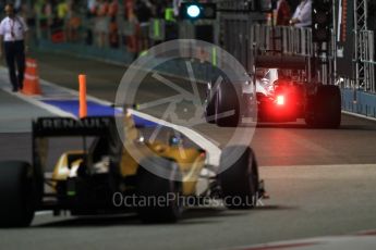 World © Octane Photographic Ltd. Mercedes AMG Petronas W07 Hybrid – Nico Rosberg and Renault Sport F1 Team RS16 – Jolyon Palmer. Saturday 17th September 2016, F1 Singapore GP Qualifying, Marina Bay Circuit, Singapore. Digital Ref :1721CB1D6755