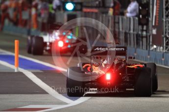 World © Octane Photographic Ltd. Williams Martini Racing, Williams Mercedes FW38 – Valtteri Bottas and McLaren Honda MP4-31 – Fernando Alonso. Saturday 17th September 2016, F1 Singapore GP Qualifying, Marina Bay Circuit, Singapore. Digital Ref :1721CB1D6854