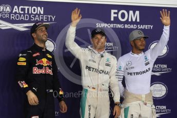 World © Octane Photographic Ltd. Mercedes AMG Petronas W07 Hybrid – Nico Rosberg (pole) and Lewis Hamilton (3rd) with Red Bull Racing RB12 – Daniel Ricciardo (2nd). Saturday 17th September 2016, F1 Singapore GP Qualifying, Marina Bay Circuit, Singapore. Digital Ref :1721LB1D0994