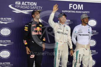 World © Octane Photographic Ltd. Mercedes AMG Petronas W07 Hybrid – Nico Rosberg (pole) and Lewis Hamilton (3rd) with Red Bull Racing RB12 – Daniel Ricciardo (2nd). Saturday 17th September 2016, F1 Singapore GP Qualifying, Marina Bay Circuit, Singapore. Digital Ref :1721LB1D1001