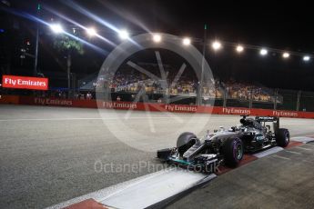 World © Octane Photographic Ltd. Mercedes AMG Petronas W07 Hybrid – Lewis Hamilton. Saturday 17th September 2016, F1 Singapore GP Qualifying, Marina Bay Circuit, Singapore. Digital Ref :1721LB2D0425