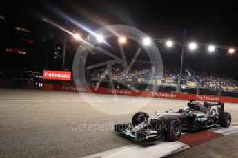 World © Octane Photographic Ltd. Mercedes AMG Petronas W07 Hybrid – Lewis Hamilton. Saturday 17th September 2016, F1 Singapore GP Qualifying, Marina Bay Circuit, Singapore. Digital Ref :1721LB2D0515