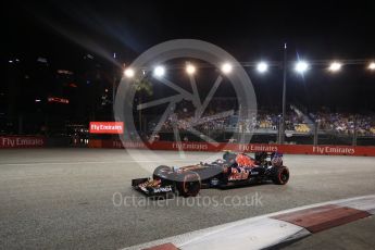 World © Octane Photographic Ltd. Scuderia Toro Rosso STR11 – Carlos Sainz. Saturday 17th September 2016, F1 Singapore GP Qualifying, Marina Bay Circuit, Singapore. Digital Ref :1721LB2D0675