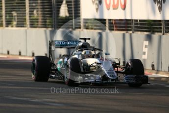 World © Octane Photographic Ltd. Mercedes AMG Petronas W07 Hybrid with Halo – Lewis Hamilton. Friday 16th September 2016, F1 Singapore GP Practice 1, Marina Bay Circuit, Singapore. Digital Ref :