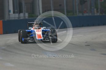 World © Octane Photographic Ltd. Manor Racing MRT05 - Pascal Wehrlein. Friday 16th September 2016, F1 Singapore GP Practice 1, Marina Bay Circuit, Singapore. Digital Ref :