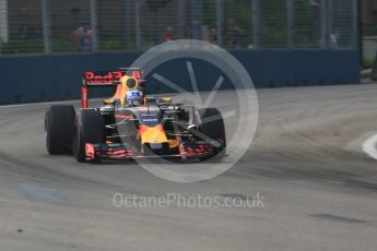 World © Octane Photographic Ltd. Red Bull Racing RB12 – Daniel Ricciardo. Friday 16th September 2016, F1 Singapore GP Practice 1, Marina Bay Circuit, Singapore. Digital Ref :