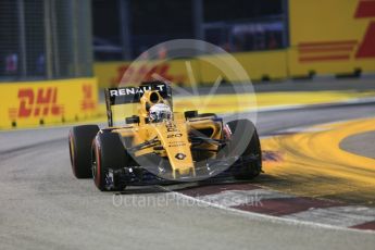 World © Octane Photographic Ltd. Renault Sport F1 Team RS16 - Kevin Magnussen. Friday 16th September 2016, F1 Singapore GP Practice 1, Marina Bay Circuit, Singapore. Digital Ref :