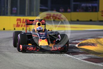 World © Octane Photographic Ltd. Red Bull Racing RB12 – Daniel Ricciardo. Friday 16th September 2016, F1 Singapore GP Practice 1, Marina Bay Circuit, Singapore. Digital Ref :