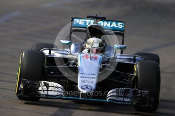 World © Octane Photographic Ltd. Mercedes AMG Petronas W07 Hybrid – Lewis Hamilton. Friday 16th September 2016, F1 Singapore GP Practice 1, Marina Bay Circuit, Singapore. Digital Ref :