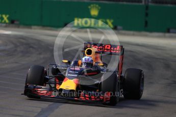 World © Octane Photographic Ltd. Red Bull Racing RB12 – Daniel Ricciardo. Friday 16th September 2016, F1 Singapore GP Practice 1, Marina Bay Circuit, Singapore. Digital Ref : 1716LB1D9724
