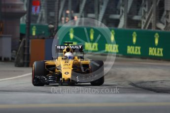 World © Octane Photographic Ltd. Renault Sport F1 Team RS16 - Kevin Magnussen. Friday 16th September 2016, F1 Singapore GP Practice 1, Marina Bay Circuit, Singapore. Digital Ref : 1716LB1D9747