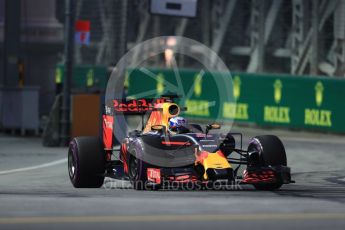 World © Octane Photographic Ltd. Red Bull Racing RB12 – Daniel Ricciardo. Friday 16th September 2016, F1 Singapore GP Practice 1, Marina Bay Circuit, Singapore. Digital Ref : 1716LB1D9763