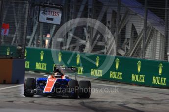 World © Octane Photographic Ltd. Manor Racing MRT05 - Pascal Wehrlein. Friday 16th September 2016, F1 Singapore GP Practice 1, Marina Bay Circuit, Singapore. Digital Ref : 1716LB1D9776