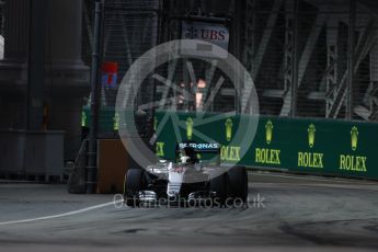 World © Octane Photographic Ltd. Mercedes AMG Petronas W07 Hybrid – Lewis Hamilton. Friday 16th September 2016, F1 Singapore GP Practice 1, Marina Bay Circuit, Singapore. Digital Ref : 1716LB1D9921