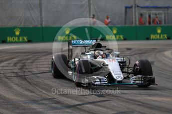 World © Octane Photographic Ltd. Mercedes AMG Petronas W07 Hybrid with Halo – Lewis Hamilton. Friday 16th September 2016, F1 Singapore GP Practice 1, Marina Bay Circuit, Singapore. Digital Ref : 1716LB2D8583