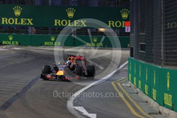 World © Octane Photographic Ltd. Red Bull Racing RB12 – Daniel Ricciardo. Friday 16th September 2016, F1 Singapore GP Practice 1, Marina Bay Circuit, Singapore. Digital Ref :