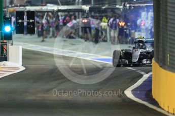 World © Octane Photographic Ltd. Mercedes AMG Petronas W07 Hybrid – Nico Rosberg. Friday 16th September 2016, F1 Singapore GP Practice 2, Marina Bay Circuit, Singapore. Digital Ref : 1717CB5D4680
