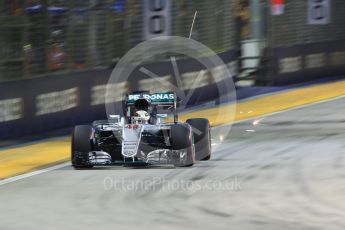 World © Octane Photographic Ltd. Mercedes AMG Petronas W07 Hybrid – Lewis Hamilton. Friday 16th September 2016, F1 Singapore GP Practice 2, Marina Bay Circuit, Singapore. Digital Ref : 1717CB5D4981