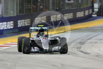 World © Octane Photographic Ltd. Mercedes AMG Petronas W07 Hybrid – Nico Rosberg. Friday 16th September 2016, F1 Singapore GP Practice 2, Marina Bay Circuit, Singapore. Digital Ref : 1717CB5D5093