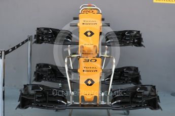 World © Octane Photographic Ltd. Renault Sport F1 Team RS16. Thursday 15th September 2016, F1 Singapore GP Pitlane, Marina Bay Circuit, Singapore. Digital Ref : 1713LB1D8651