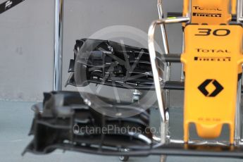 World © Octane Photographic Ltd. Renault Sport F1 Team RS16. Thursday 15th September 2016, F1 Singapore GP Pitlane, Marina Bay Circuit, Singapore. Digital Ref : 1713LB1D8657