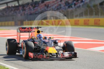 World © Octane Photographic Ltd. Red Bull Racing RB12 – Daniel Ricciardo. Friday 13th May 2016, F1 Spanish GP - Practice 1, Circuit de Barcelona Catalunya, Spain. Digital Ref : 1536CB1D6870