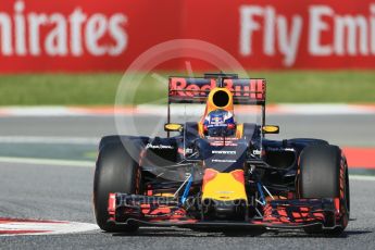 World © Octane Photographic Ltd. Red Bull Racing RB12 – Daniel Ricciardo. Friday 13th May 2016, F1 Spanish GP - Practice 1, Circuit de Barcelona Catalunya, Spain. Digital Ref : 1536LB1D3888