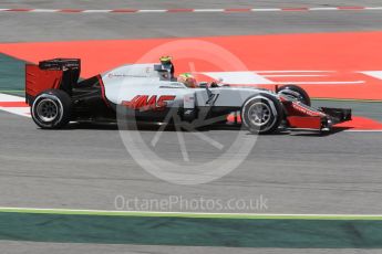 World © Octane Photographic Ltd. Haas F1 Team VF-16 - Esteban Gutierrez. Friday 13th May 2016, F1 Spanish GP - Practice 2, Circuit de Barcelona Catalunya, Spain. Digital Ref : 1539CB1D8060