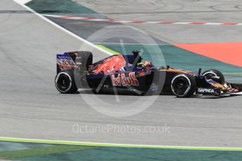 World © Octane Photographic Ltd. Scuderia Toro Rosso STR11 – Daniil Kvyat. Friday 13th May 2016, F1 Spanish GP Practice 2, Circuit de Barcelona Catalunya, Spain. Digital Ref : 1539CB1D8137