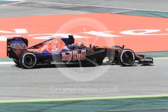 World © Octane Photographic Ltd. Scuderia Toro Rosso STR11 – Daniil Kvyat. Friday 13th May 2016, F1 Spanish GP Practice 2, Circuit de Barcelona Catalunya, Spain. Digital Ref : 1539CB1D8144