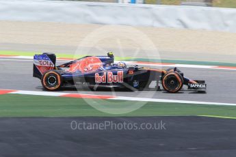 World © Octane Photographic Ltd. Scuderia Toro Rosso STR11 – Carlos Sainz. Friday 13th May 2016, F1 Spanish GP Practice 2, Circuit de Barcelona Catalunya, Spain. Digital Ref : 1539CB1D8399