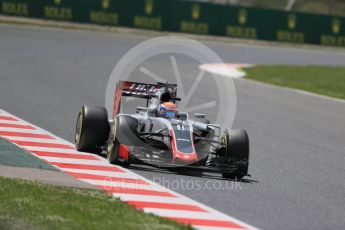 World © Octane Photographic Ltd. Haas F1 Team VF-16 – Romain Grosjean. Friday 13th May 2016, F1 Spanish GP Practice 2, Circuit de Barcelona Catalunya, Spain. Digital Ref : 1539LB1D5313