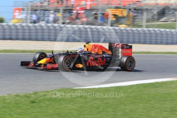 World © Octane Photographic Ltd. Red Bull Racing RB12 – Daniel Ricciardo. Saturday 14th May 2016, F1 Spanish GP Practice 3, Circuit de Barcelona Catalunya, Spain. Digital Ref :