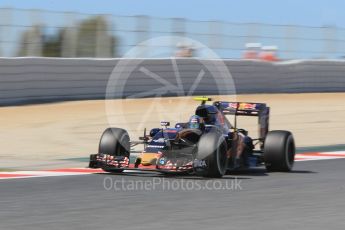 World © Octane Photographic Ltd. Scuderia Toro Rosso STR11 – Carlos Sainz. Saturday 14th May 2016, F1 Spanish GP Practice 3, Circuit de Barcelona Catalunya, Spain. Digital Ref :