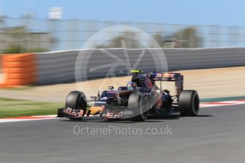 World © Octane Photographic Ltd. Scuderia Toro Rosso STR11 – Carlos Sainz. Saturday 14th May 2016, F1 Spanish GP Practice 3, Circuit de Barcelona Catalunya, Spain. Digital Ref :