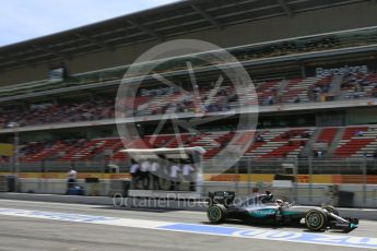 World © Octane Photographic Ltd. Mercedes AMG Petronas W07 Hybrid – Lewis Hamilton. Saturday 14th May 2016, F1 Spanish GP - Practice 3, Circuit de Barcelona Catalunya, Spain. Digital Ref : 1545LB5D4005