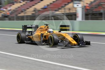 World © Octane Photographic Ltd. Renault Sport F1 Team RS16 - Kevin Magnussen. Saturday 14th May 2016, F1 Spanish GP - Qualifying, Circuit de Barcelona Catalunya, Spain. Digital Ref : 1546CB1D9774