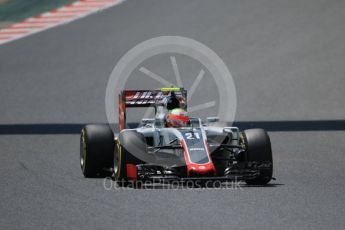 World © Octane Photographic Ltd. Haas F1 Team VF-16 - Esteban Gutierrez. Saturday 14th May 2016, F1 Spanish GP - Qualifying, Circuit de Barcelona Catalunya, Spain. Digital Ref : 1546CB7D7612