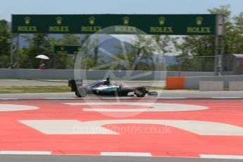 World © Octane Photographic Ltd. Mercedes AMG Petronas W07 Hybrid – Lewis Hamilton. Saturday 14th May 2016, F1 Spanish GP - Qualifying, Circuit de Barcelona Catalunya, Spain. Digital Ref : 1546LB1D6887