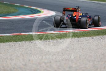 World © Octane Photographic Ltd. Red Bull Racing RB12 – Daniel Ricciardo. Sunday 15th May 2016, F1 Spanish GP Race, Circuit de Barcelona Catalunya, Spain. Digital Ref :