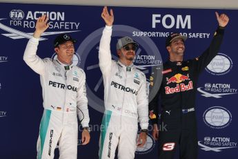 World © Octane Photographic Ltd. Mercedes AMG Petronas W07 Hybrid – Lewis Hamilton and Nico Rosberg and Red Bull Racing RB12 – Daniel Ricciardo. Saturday 22nd October 2016, F1 USA Grand Prix Qualifying, Austin, Texas – Circuit of the Americas (COTA). Digital Ref :1747LB1D2977