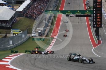 World © Octane Photographic Ltd. Mercedes AMG Petronas W07 Hybrid – Lewis Hamilton leads at the end of lap 1. Sunday 23rd October 2016, F1 USA Grand Prix Race, Austin, Texas – Circuit of the Americas (COTA). Digital Ref :1749LB1D3541