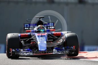 World © Octane Photographic Ltd. Formula 1 - Abu Dhabi Grand Prix - Friday Practice 1. Brendon Hartley - Scuderia Toro Rosso STR12. Yas Marina Circuit, Abu Dhabi. Friday 24th November 2017. Digital Ref: