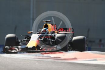 World © Octane Photographic Ltd. Formula 1 - Abu Dhabi Grand Prix - Friday Practice 1. Daniel Ricciardo - Red Bull Racing RB13. Yas Marina Circuit, Abu Dhabi. Friday 24th November 2017. Digital Ref: