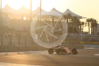 World © Octane Photographic Ltd. Formula 1 - Abu Dhabi Grand Prix - Friday - Practice 2. Fernando Alonso - McLaren Honda MCL32. Yas Marina Circuit, Abu Dhabi. Friday 24th November 2017. Digital Ref: 2003CB1L6016