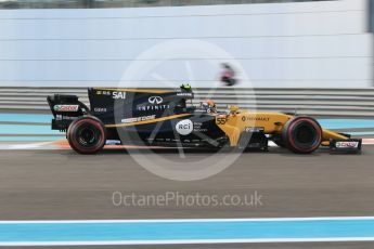 World © Octane Photographic Ltd. Formula 1 - Abu Dhabi Grand Prix - Friday - Practice 2. Carlos Sainz - Renault Sport F1 Team R.S.17. Yas Marina Circuit, Abu Dhabi. Friday 24th November 2017. Digital Ref: 2003CB1L6551